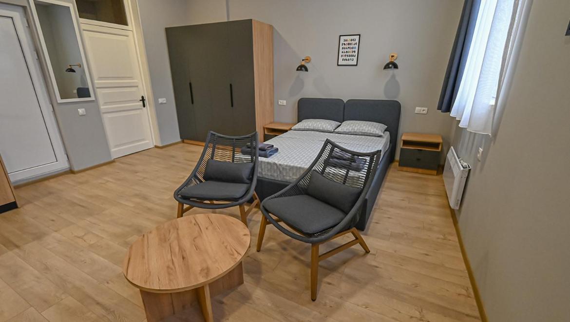 Big Studio Apt.On Liberty Square Tiflis Exterior foto
